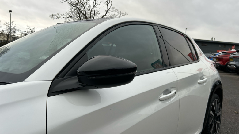 Peugeot 208 1.2 PureTech 100 GT 5dr EAT8 Petrol Hatchback